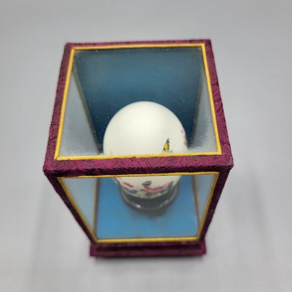 Vintage Chinese Hand Painted Decorative Egg In Display Case Floral Butterfly - Picture 10 of 12